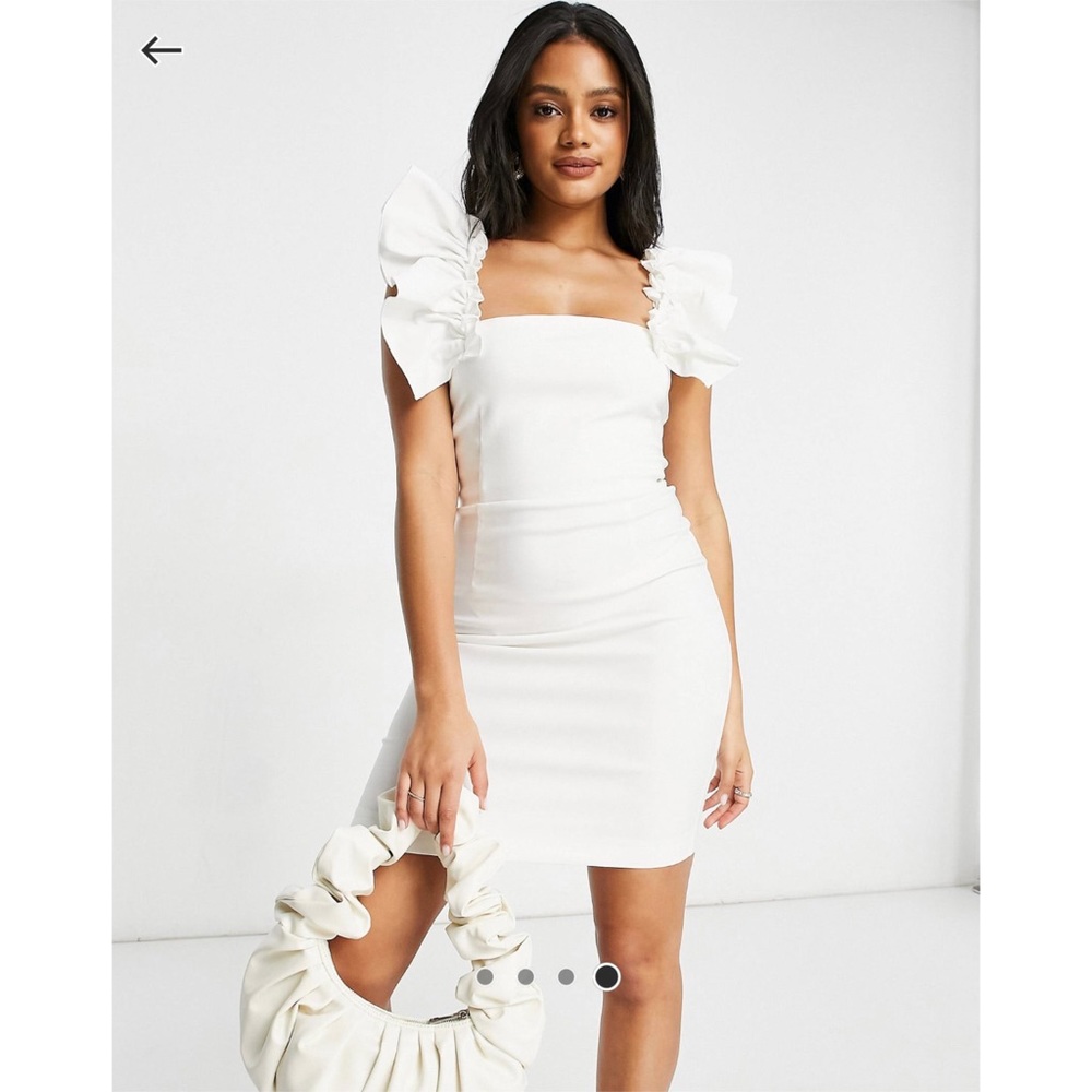 🤍 Vesper mini dress with exaggerated sleeves 🤍